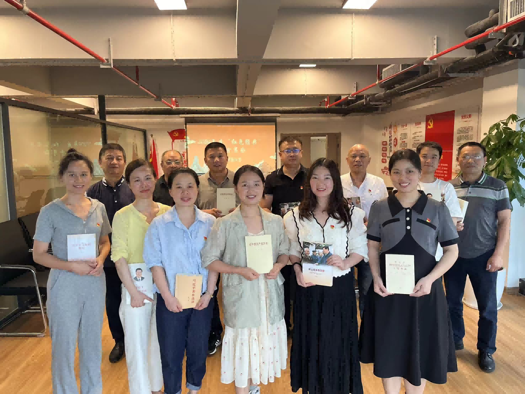 以閱讀之炬，明人生之盞 ——原生國(guó)貿(mào)黨支部“紅色經(jīng)典”讀書分享會(huì)圓滿舉行